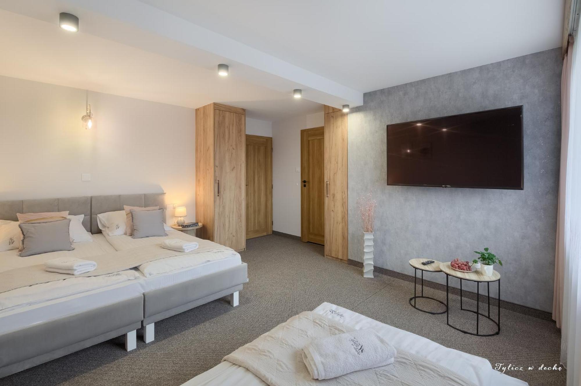 Tylicz W Deche Pokoje I Apartamenty Bagian luar foto